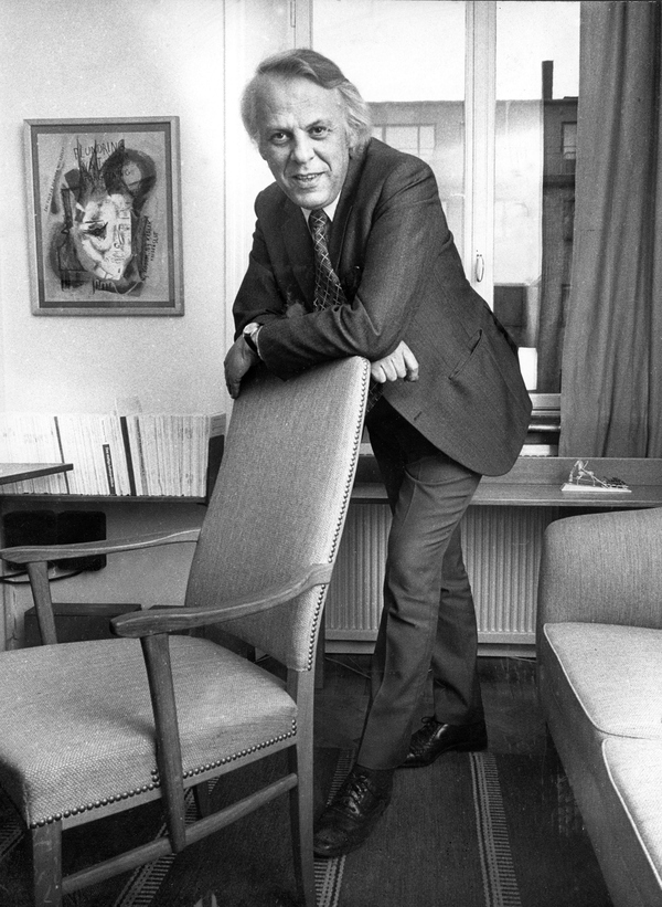 Advokaten Hans Göran Franck på sitt kontor 1974.