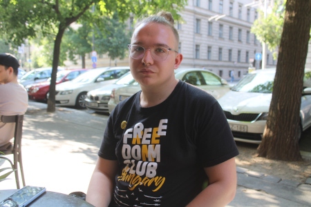 18-årige Mate Mali är hbtqi-aktivist och menar att den nya lagen eldar på homofobi och hatbrott.