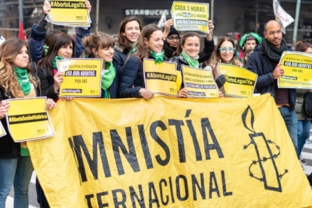 Amnesty vid demonstrationen för fri abort i juni 2018.