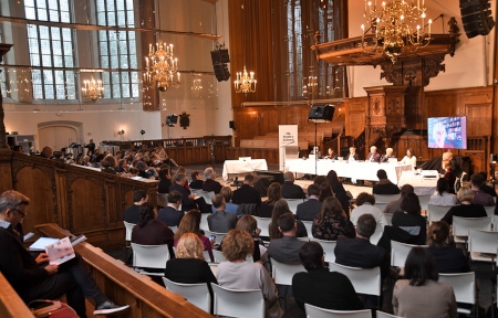Den första sessionen i folktribunalen som sätter fokus på journalistmord, hölls i Nieuwe Kerk (Nya kyrkan) i Haag 2 november 2021.