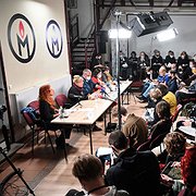 Memorial håller presskonferens i Moskva den 18 november inför domstolsförhandlingen den 25 november. Domstolen beslöt att ajournera förhandling om åklagarens begäran att ”likvidera” Memorial till den 14 december. 