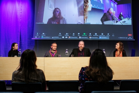 Panelen vid seminariet där Jenny Wik-Karlsson från Svenska samernas riksförbund var med på länk.