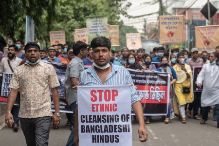 Hinduer protesterar i Chattogram mot våldsvågen i oktober 2021.