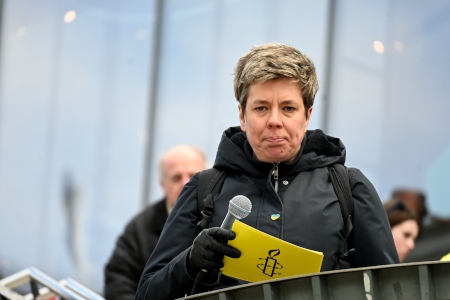 Anna Johansson, generalsekreterare för svenska Amnesty, krävde skydd för civila.