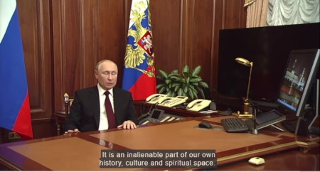  Rysslands president Vladimir Putin håller TV-tal 21 februari och ger sin syn på Ukrainas historia, tre dagar innan invasionen.
