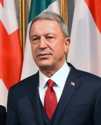 Turkiets försvarsminister Hulusi Akar.