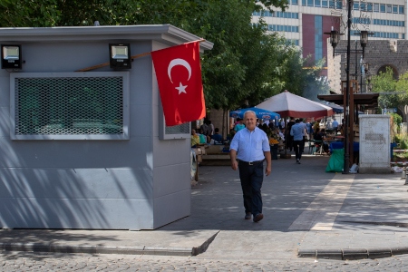 Vaktpost i Diyarbakir.