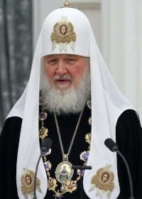 Den rysk-ortodoxe patriarken Kirill vill inte ha Prideparader och kyrkan ger sitt stöd till Rysslands krig.