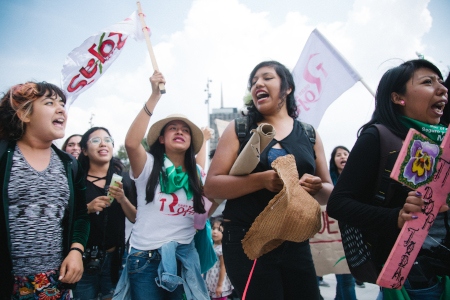 Protest i augusti 2018 för legala aborter i Mexiko. Den 7 september 2021 meddelade Högsta domstolen i ett enhälligt beslut att kriminalisering av abort strider mot Mexikos konstitution.