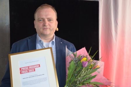 Pressfrihetspriset, som Aleh Aheyeu tog emot i Stockholm, är inte det enda pris som BAJ har fått i dagarna. Organisationen fick även UNESCO:s globala pressfrihetspris liksom the Difference Day Honorary Title från Europeiska journalistfederationen. 