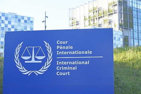Internationella brottmålsdomstolen, ICC, i Haag, ligger 2,5 km från The Hague Hearing Centre. Sri Lanka är dock inte anslutet till Romstadgan.  