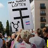 RFSL och Amnesty International kräver en ny svensk könstillhörighetslag.