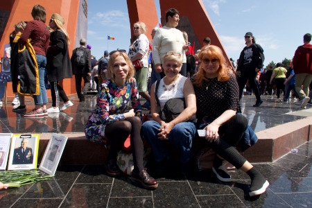 Oksana, Maria och Natalia firade 9 maj – den så kallade segerdagen – i Moldaviens huvudstad Chișinău. De menar alla att kriget i Ukraina är mycket komplicerat.