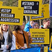 Den 24 mars höll Amnesty en global aktionsdag i protest mot Rysslands invasion. Här är det nederländska Amnesty som samlats utanför Rysslands ambassad i Haag.