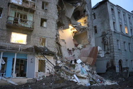 Bostadshus i Charkiv den 11 juli efter en rysk raketattack.