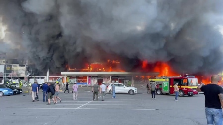 Den 27 juni genomförde Ryssland en missilattack mot Amstor köpcentrum i Krementjuk. Minst 20 personer dödades.