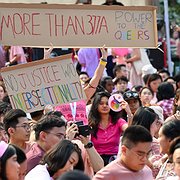  Tusentals personer samlades den 18 juni till det årliga ”Pink Dot” i Hong Lim Park i Singapore. Här krävdes att paragraf 377A ska avskaffas och att diskriminering mot hntqi-personer upphör.