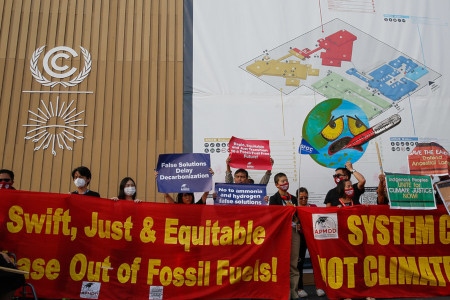 Deltagare från civilsamhället kräver den 16 november att COP27 ska besluta om åtgärder mot fossila bränslen.