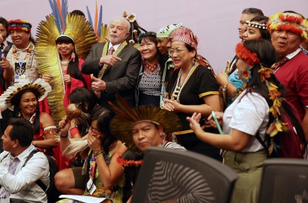 Representanter för urfolk i Brasilien mötte den 17 november under COP27 Brasiliens tillträdande president Luiz Inacio ”Lula” da Silva.