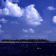 Länder som Tuvalu hotas av höjda havsnivåer. Här atollen Funafuti som är huvudstad i Tuvalu. Länder som Tuvalu hotas av höjda havsnivåer. Här atollen Funafuti som är huvudstad i Tuvalu.