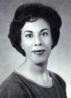 Simin Daneshvar (1921-2012) var pionjär bland kvinnliga iranska författare. Sin första novellsamling publicerade hon 1948 och romanen ”Sorgehögtid” kom 1969. 1979 sparkades hon från universitetet i samband med den islamiska kulturrevolutionen.