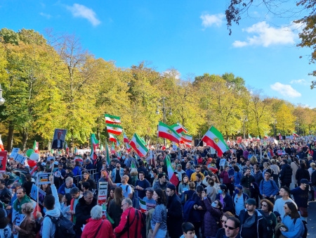 80 000 personer demonstrerade i Berlin 22 oktober 2022 i solidaritet med protesterna i Iran.