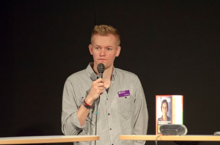 Joakim Medin presenterar sin bok om Kobane på Bokmässan 2016.