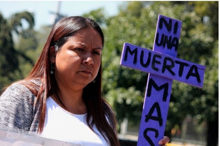Malú García Andrade har kämpat för försvunna och mördade kvinnor och deras familjer i över 20 års tid. Källan till engagemanget är att hennes egen lillasyster Alejandra brutalt fördes bort och mördades som 17-åring.
