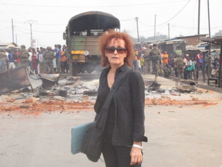 Centralafrikanska republiken har varit hårt drabbat av förödande inbördes strider. Här besöker utredare från Amnesty byn Bouguere, väster om huvudstaden Bangui, 2014.