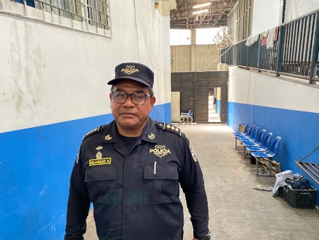 Arrestchefen Ruben Velasquez är stolt över ordningen som råder i El Penalito.