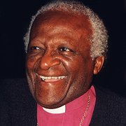 Desmond Tutu besöker Sydafrikas ambassad i USA 1997.