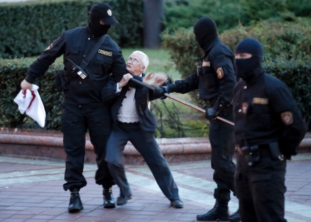 Nina Baginskaja demonstrerade redan under Sovjettiden på 1980-talet. Här protesterar hon i Minsk.