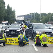 Den 29 augusti 2022 blockerade Återställ Våtmarkerna E4:an. Flera av deltagarna åtalades för sabotage.
