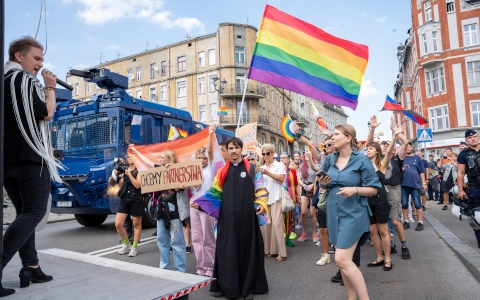 För första gången hålls Pridetåg i Gliwice i södra Polen, men under namnet Jämställdhetsmarsch.